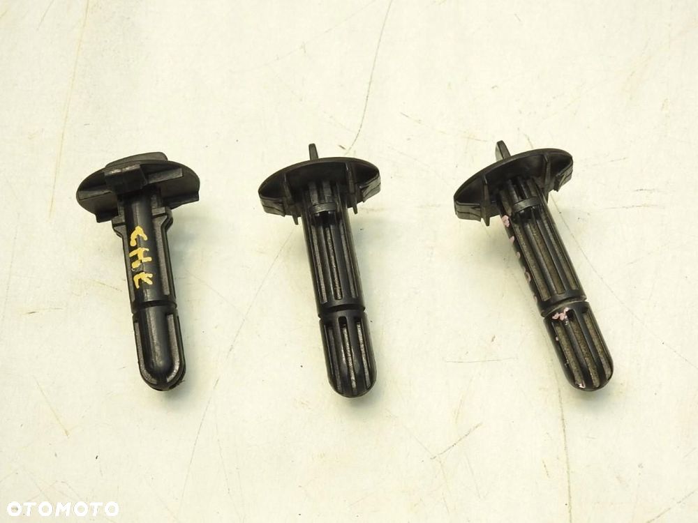 UCHWYT MOCOWANIE CHŁODNICY RENAULT CLIO IV 0.9 TCe - 5