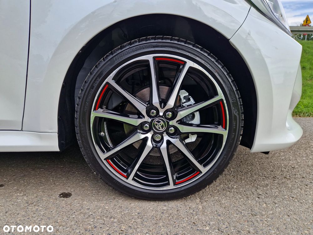 Toyota Yaris Hybrid 1.5 GR Sport - 24