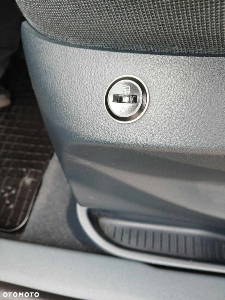 Ford C-MAX 1.6 Titanium - 21