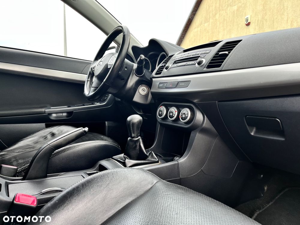 Mitsubishi Lancer 1.8 Intense - 13