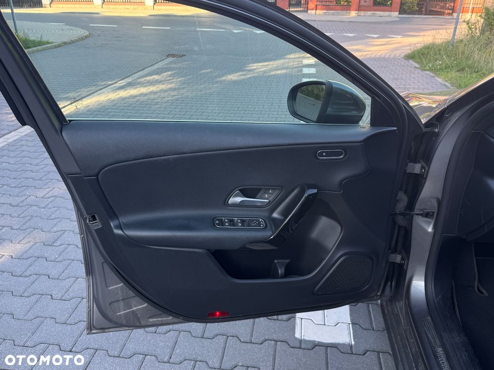 Mercedes-Benz Klasa A 180 d Progressive 7G-DCT - 7