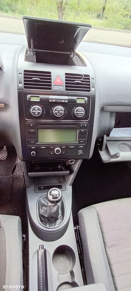 Volkswagen Touran 1.9 TDI Conceptline - 15