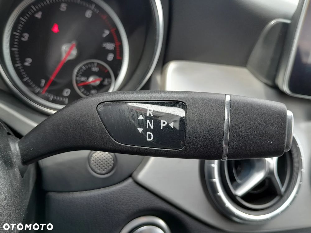 Mercedes-Benz CLA 200 7G-DCT AMG Line - 14