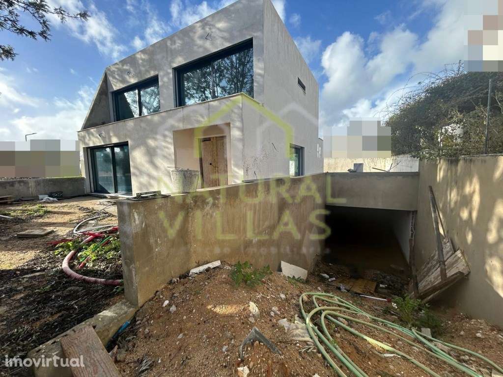 Moradia de Luxo T4 com Piscina e Garagem Chave na Mão - Grande imagem: 2/6