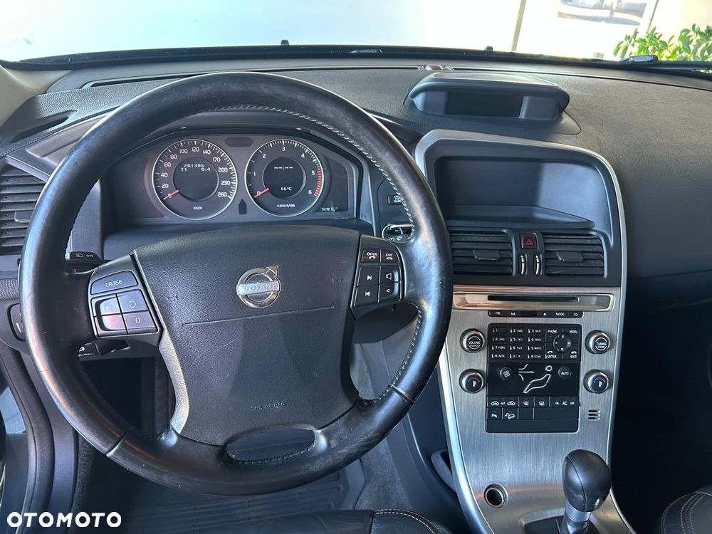 Volvo XC 60 D4 AWD Momentum - 10