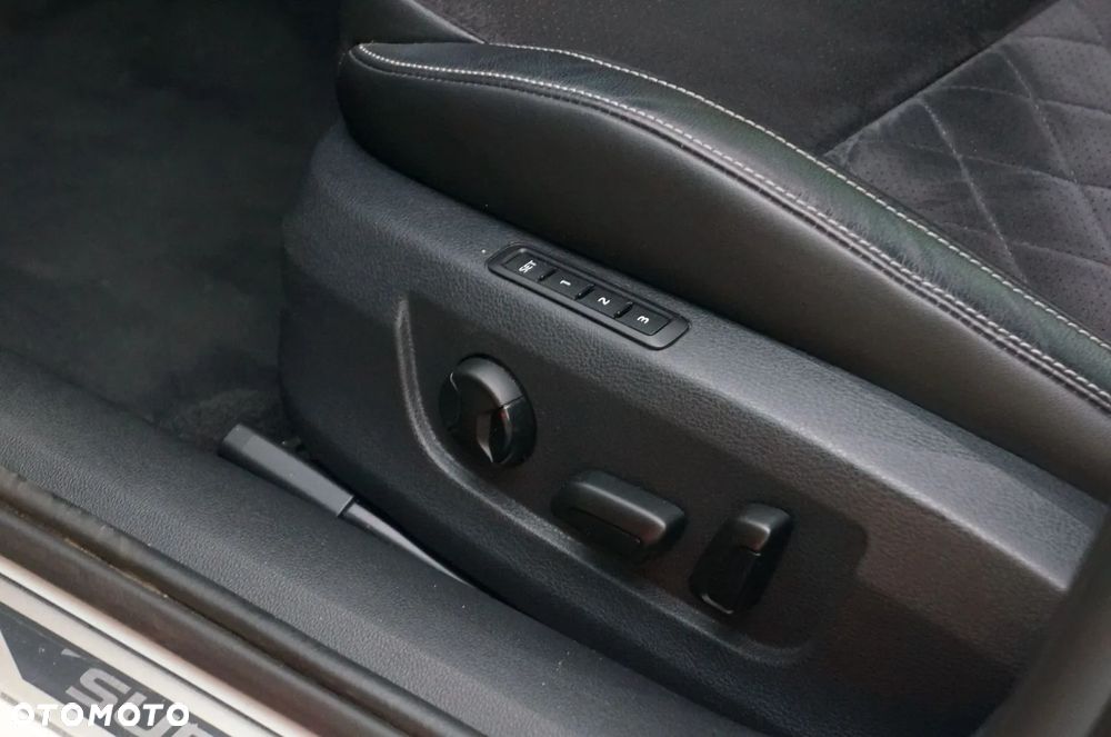 Skoda Superb 2.0 TDI 4x4 Sportline DSG - 25