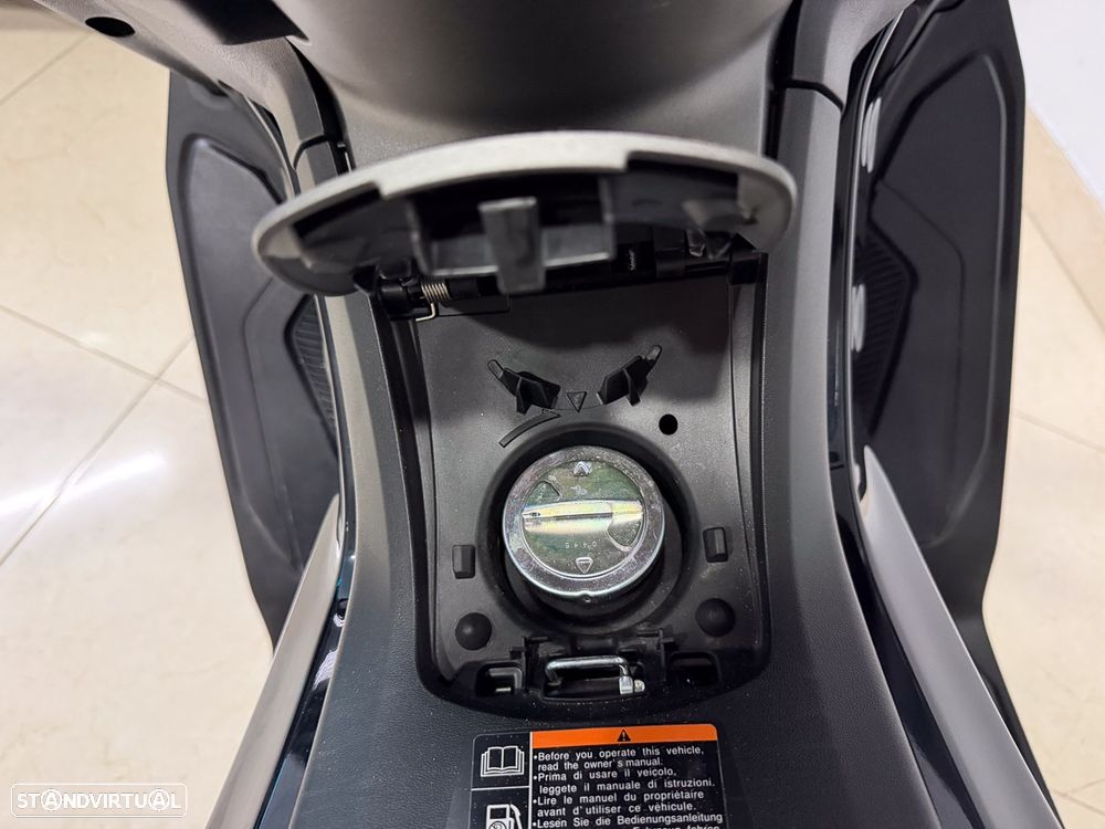 Yamaha NMAX TECH MAX - 15