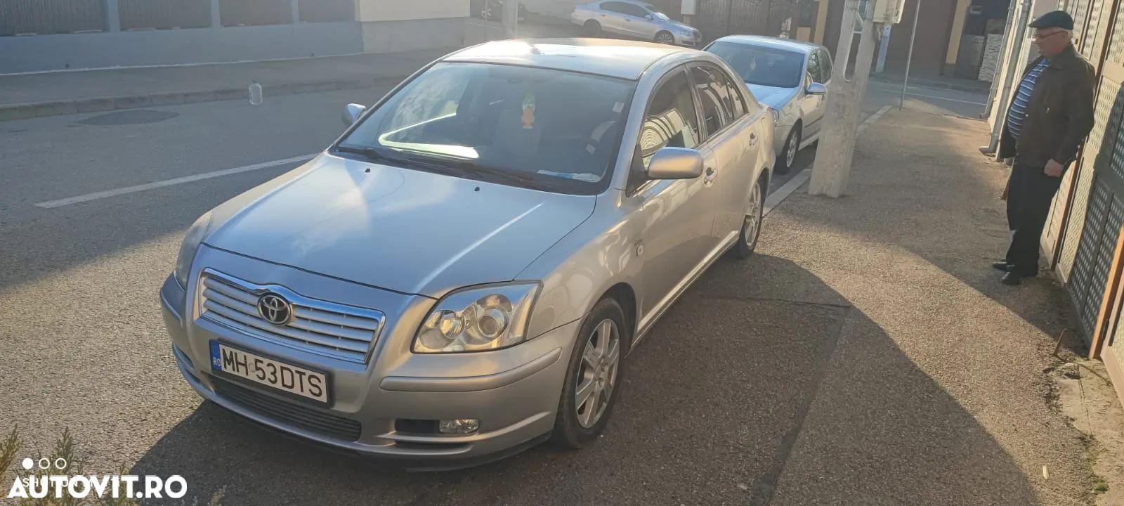 Toyota Avensis 2.0 D4D S/W Sol - 1
