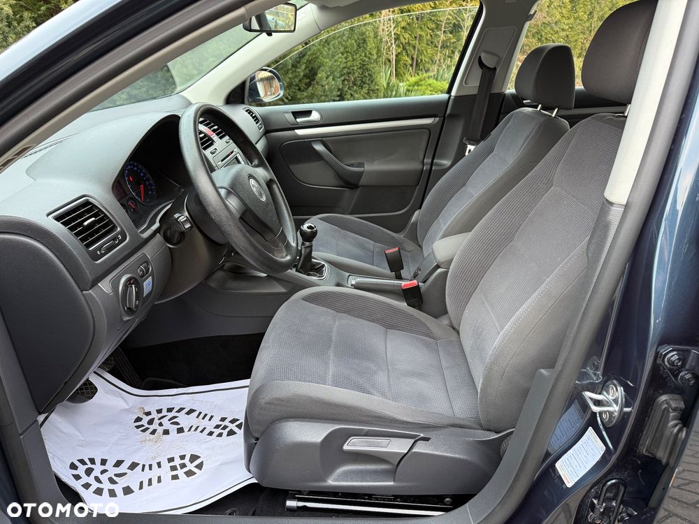 Volkswagen Jetta 1.6 Comfortline - 17