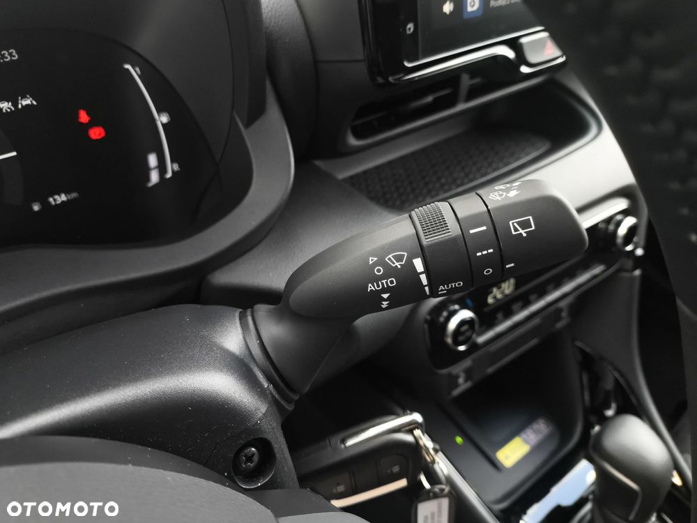 Toyota Yaris Hybrid 1.5 Style - 16