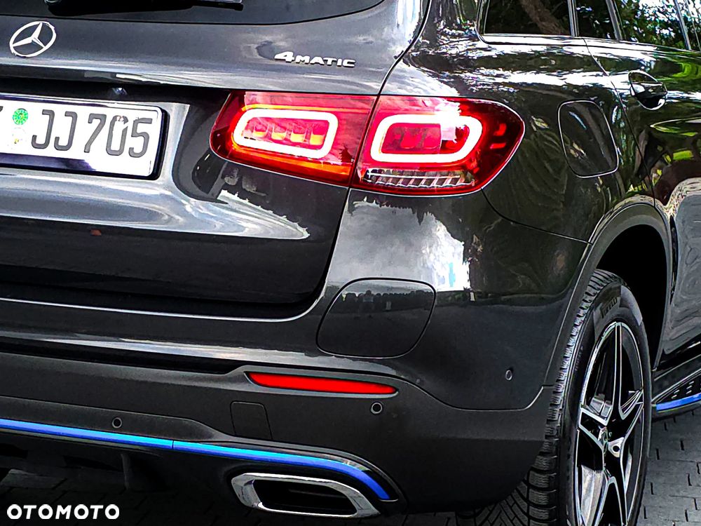 Mercedes-Benz GLC 350 e 4Matic 7G-TRONIC AMG Line - 16