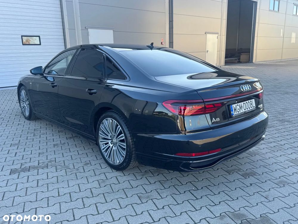 Audi A8 - 8