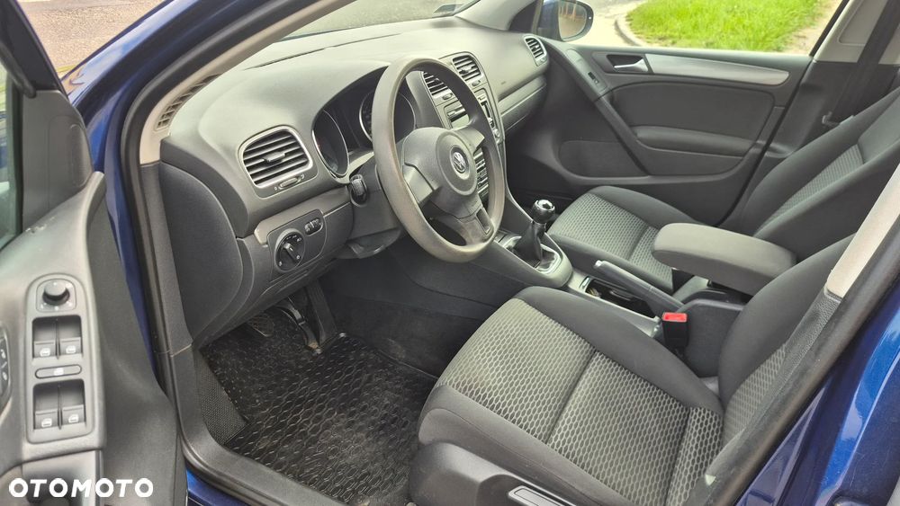 Volkswagen Golf 1.6 Comfortline - 24