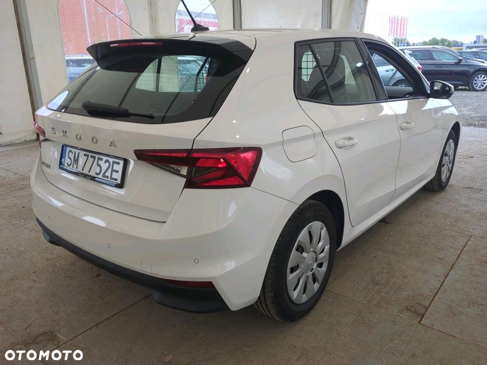 Skoda Fabia 1.0 Essence - 4