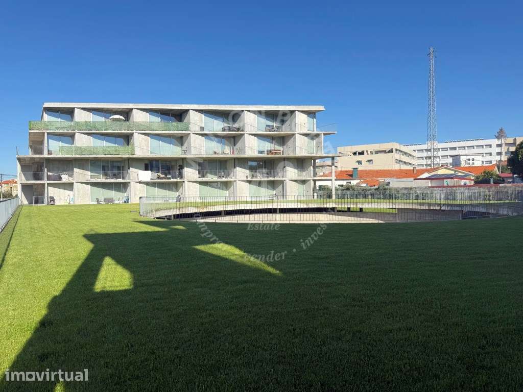 Apartamento T1 com Varanda no Ultimo Piso e Lugar de Estacionamento... - Grande imagem: 3/19