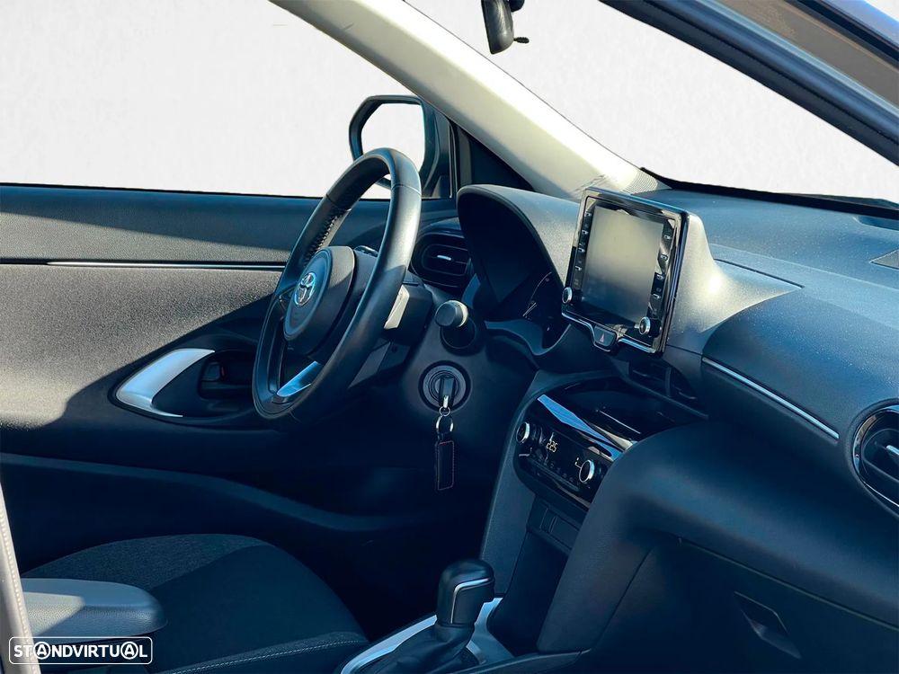 Toyota Yaris Cross 1.5 HDF Comfort Plus - 15