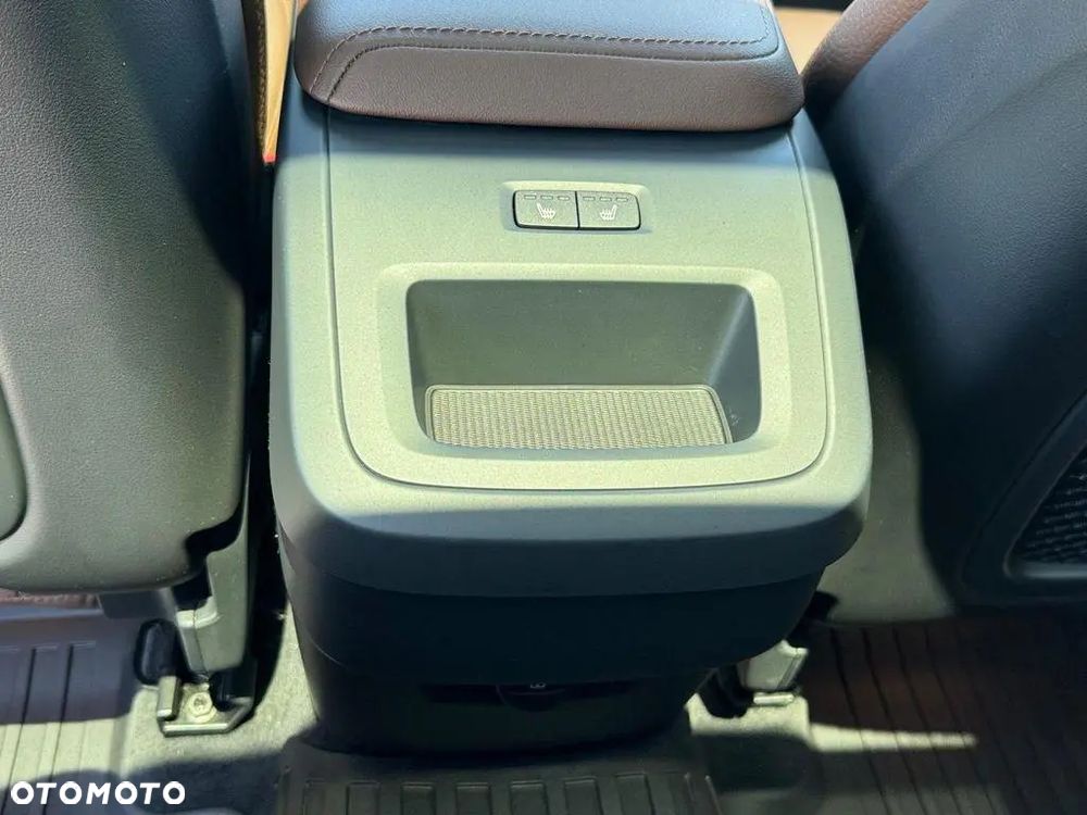 Volvo XC 60 B5 B AWD Plus Bright - 11