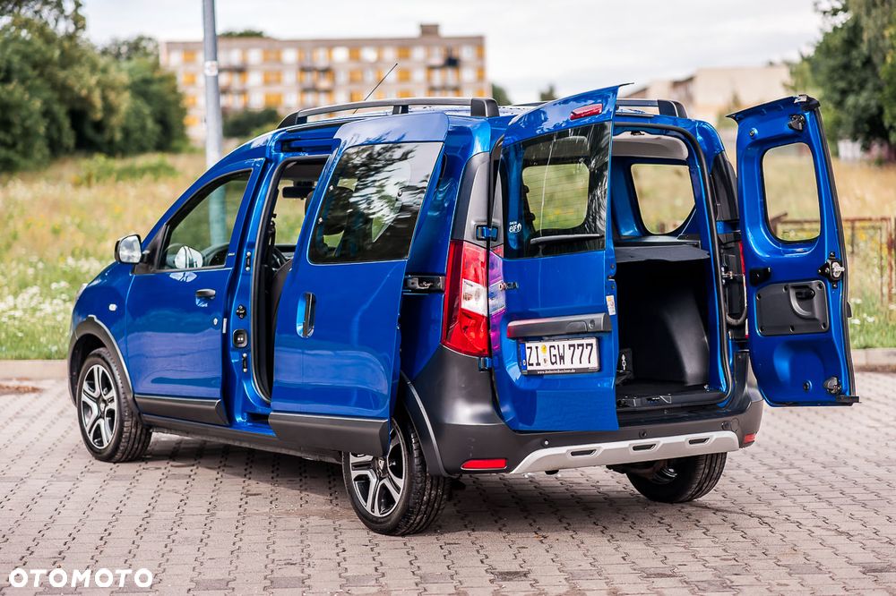 Dacia Dokker TCe 115 Stepway Celebration - 4