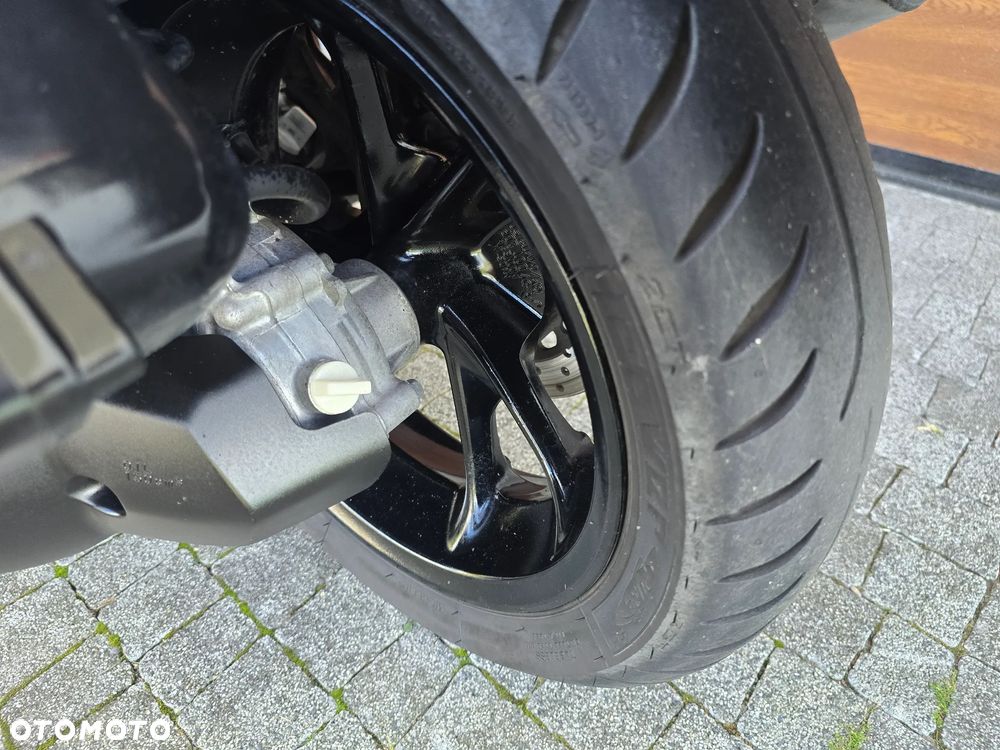 Yamaha NMAX - 28