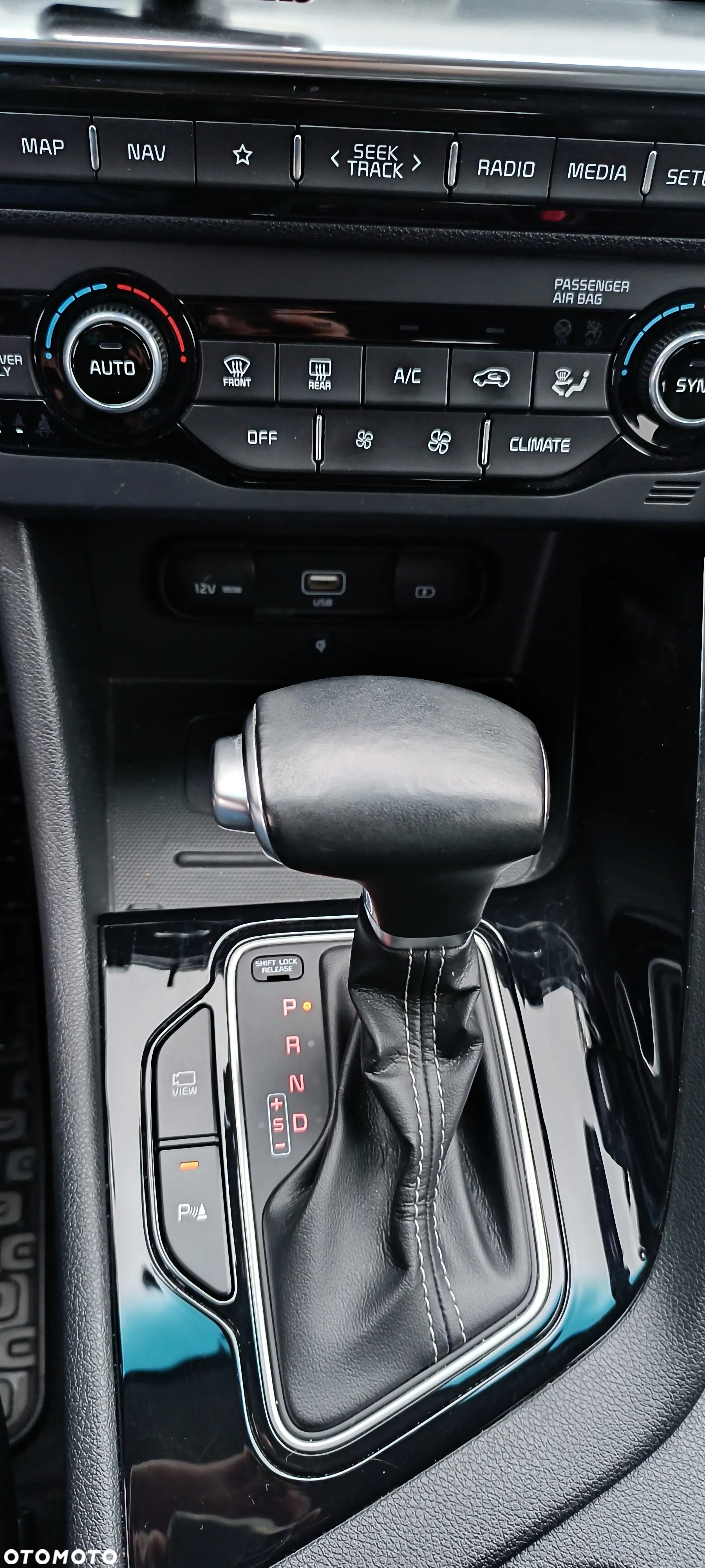 Kia Niro 1.6 GDI Hybrid L Business Line - 11