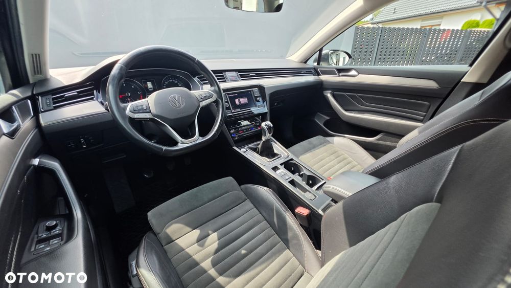 Volkswagen Passat 2.0 TDI EVO Elegance - 18