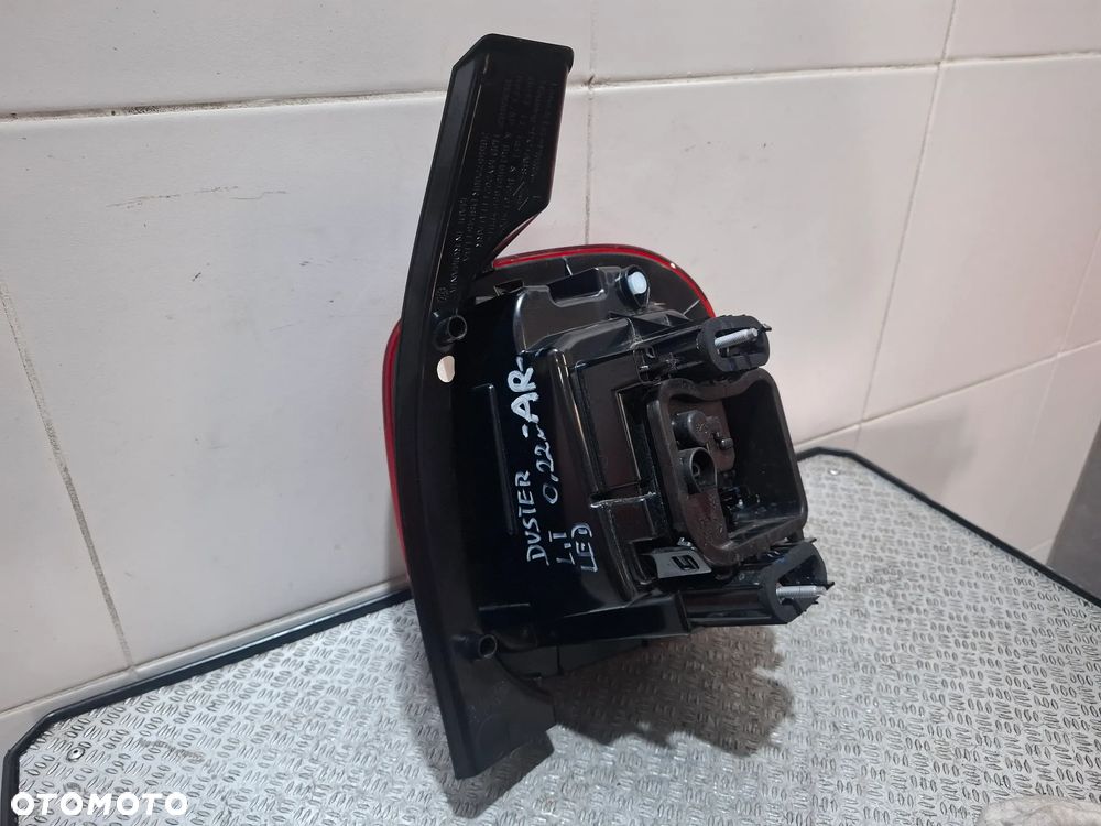 Lampa lewy tył Dacia Duster led 2022 rok nr 265557200R - 4