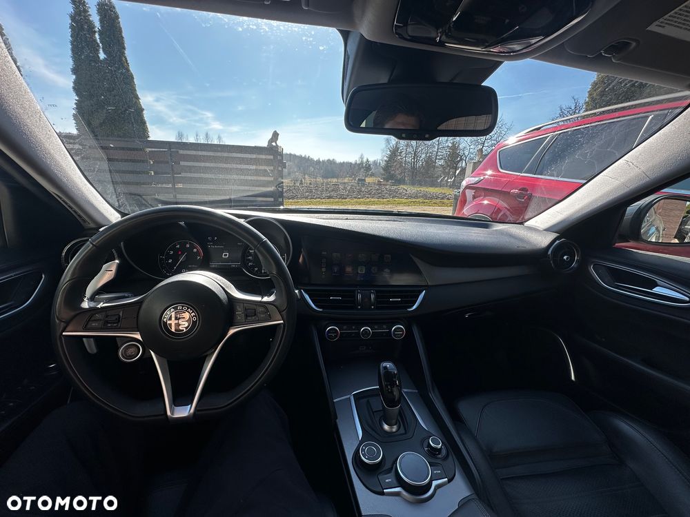 Alfa Romeo Giulia 2.0 Turbo 16V AT8 Veloce Ti - 8
