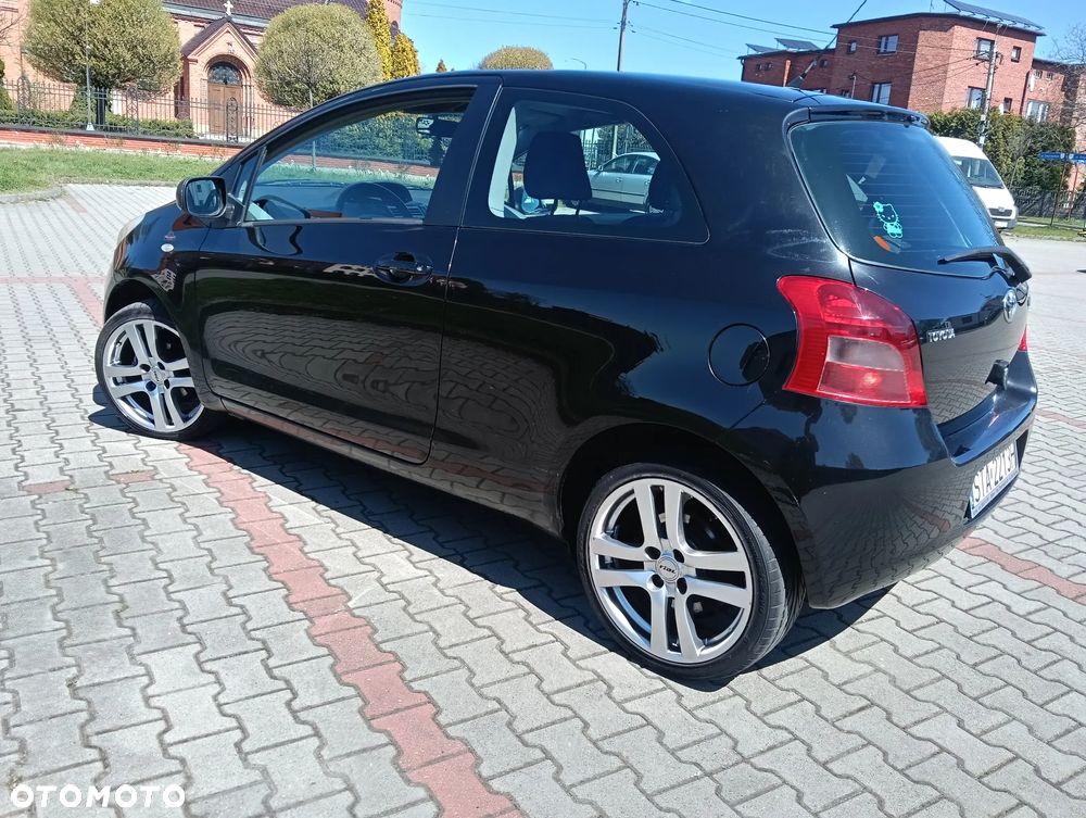 Toyota Yaris 1.3 Luna Premium - 6