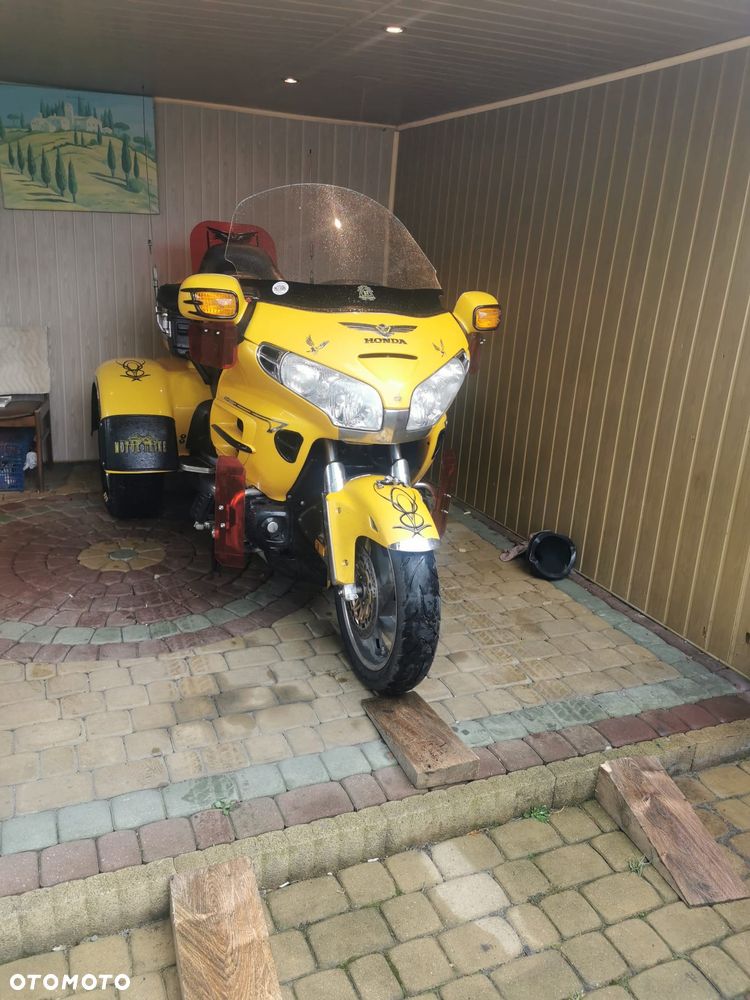 Honda GL - 9