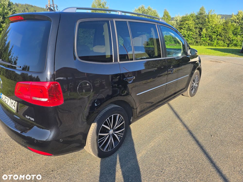 Volkswagen Touran 2.0 TDI DPF Highline DSG - 12