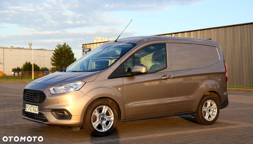 Ford Transit Courier - 2