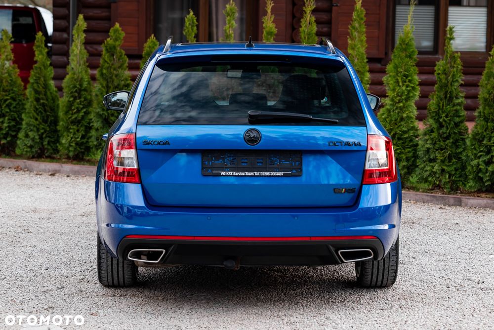 Skoda Octavia 2.0 TDI DSG RS - 10