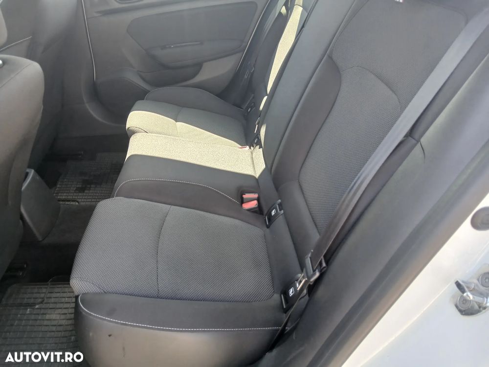 Renault Megane TCe 140 GPF Authentic - 8