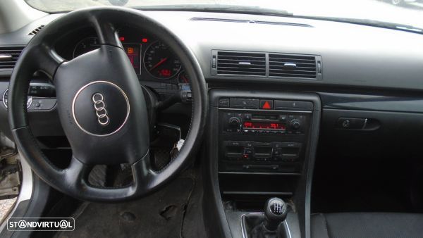 Para Peças Audi A4 (8E2, B6) - 8