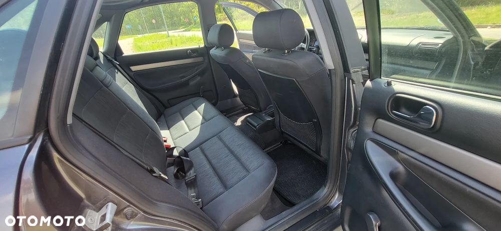Audi A4 Limousine 1.8 - 13