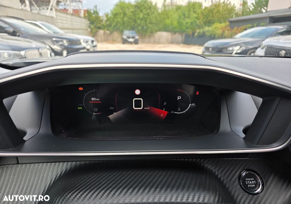 Peugeot 2008 PureTech 130 EAT8 GT - 26