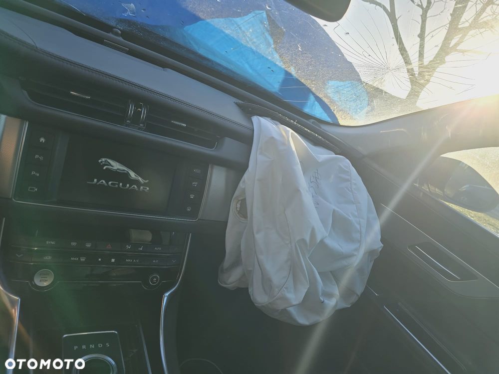 Jaguar XF 2.0 i4D Prestige - 31