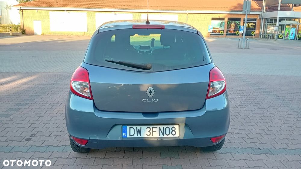 Renault Clio 1.2 16V Alize - 7