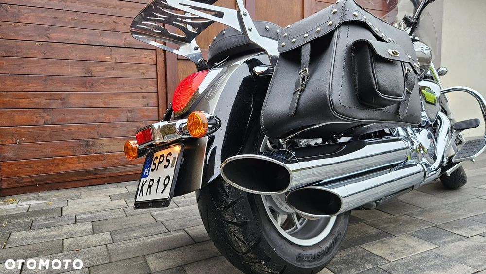 Suzuki Intruder - 11