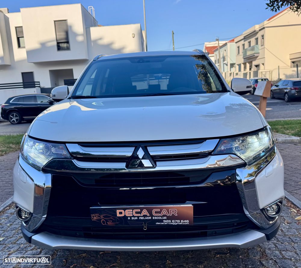 Mitsubishi Outlander 2.2 DI-D Instyle Navi Black Edition - 3