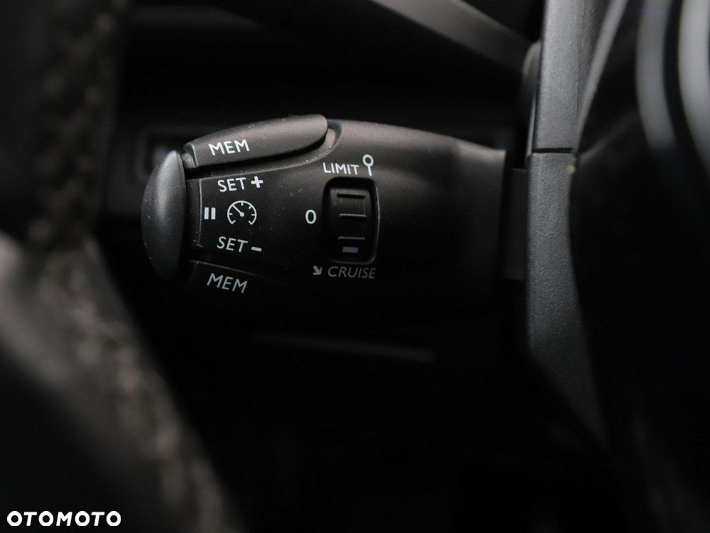 Peugeot 5008 1.5 BlueHDi Allure S&S - 34