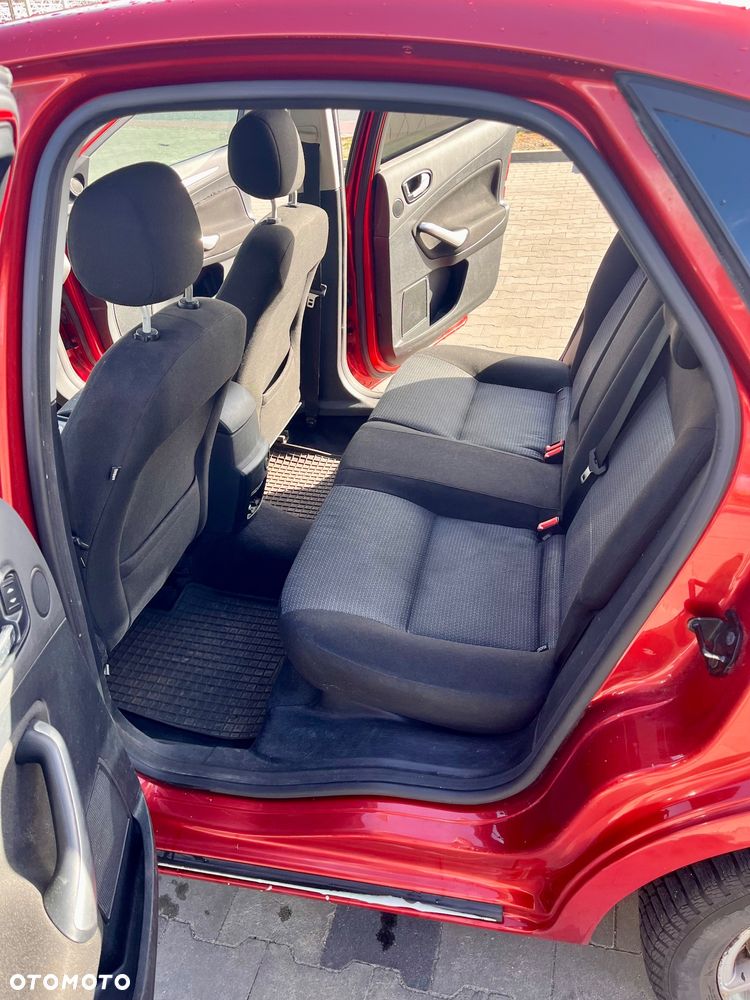 Ford Mondeo 1.8 TDCi Ambiente - 9