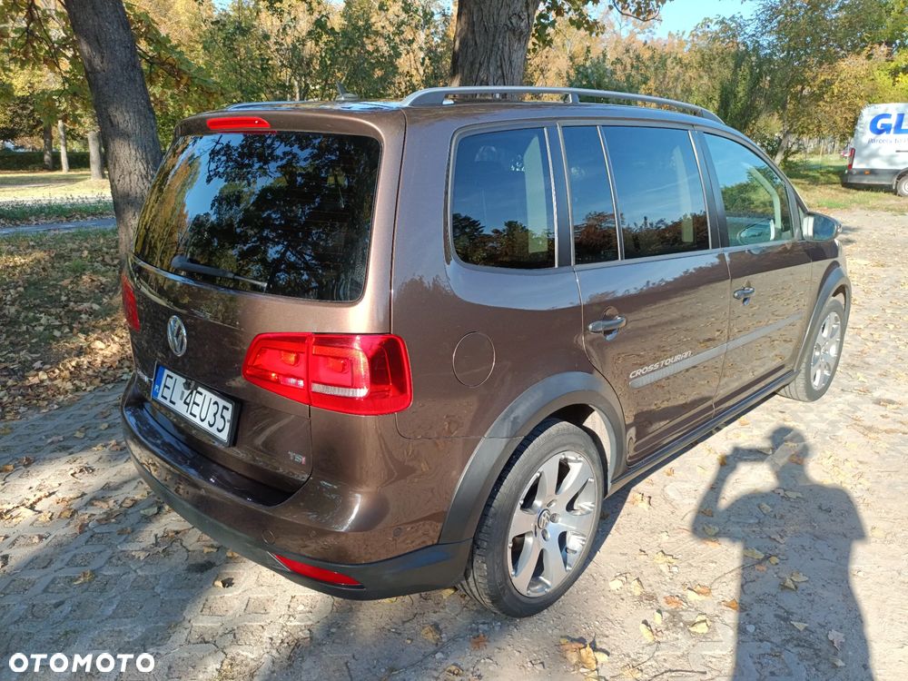 Volkswagen Touran - 4