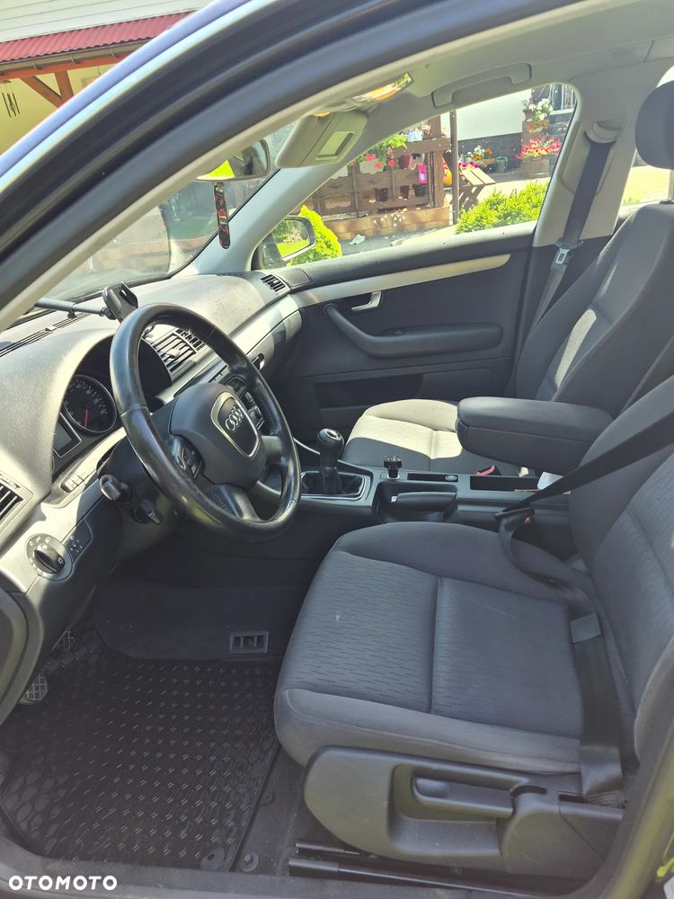 Audi A4 Limousine - 10