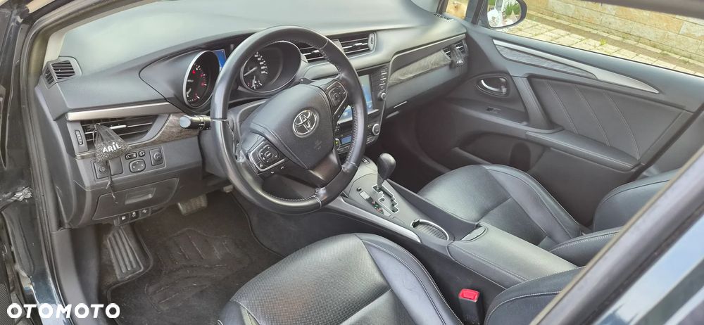 Toyota Avensis - 8
