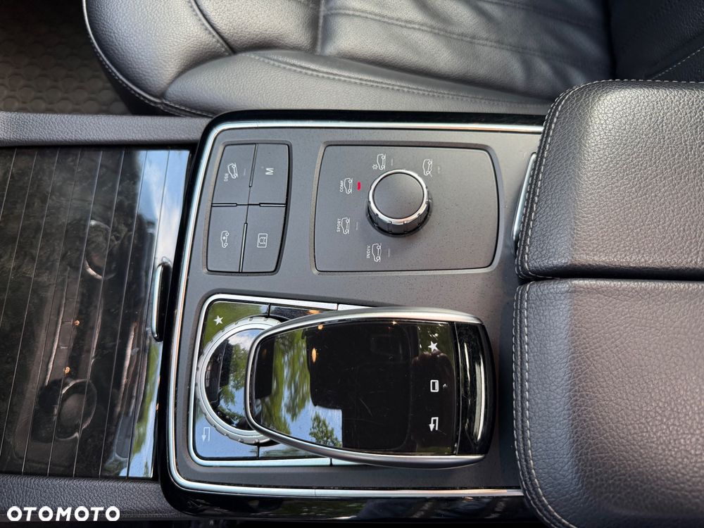 Mercedes-Benz GLE 350 d 4-Matic - 32