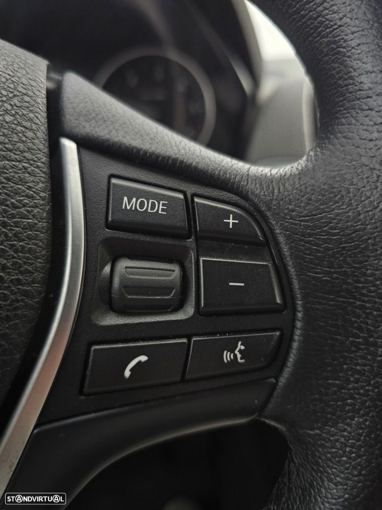 BMW 116 d EDynamics Line Sport — fotografia 21