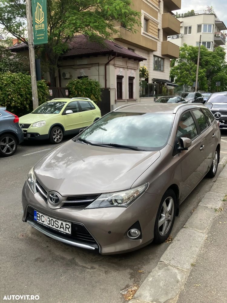 Toyota Auris 1.6 L Valvematic CVT Luna - 1