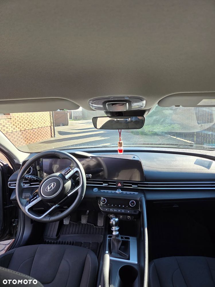 Hyundai Elantra 1.6 Executive - 8
