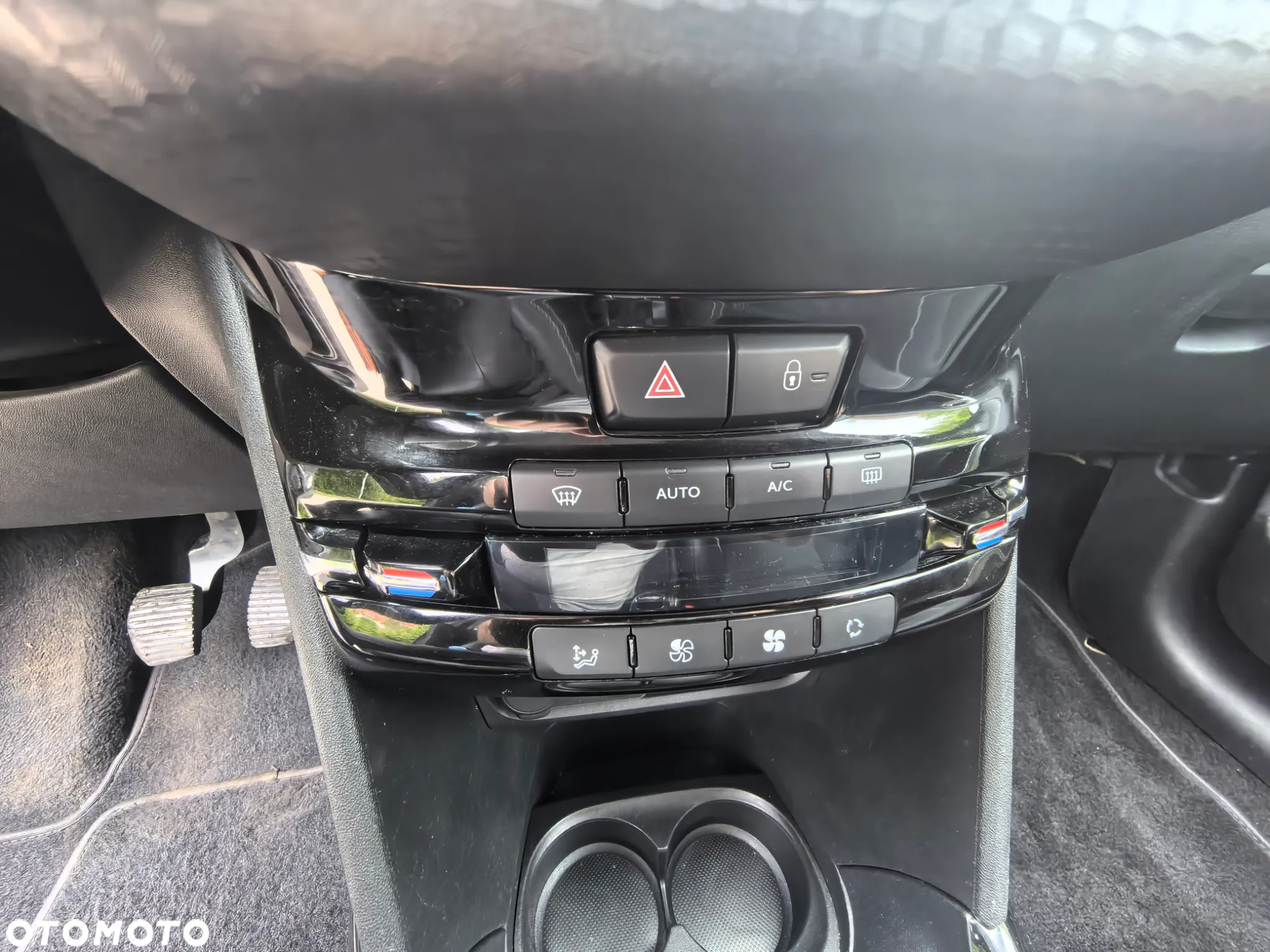 Peugeot 2008 1.2 VTi Allure - 31